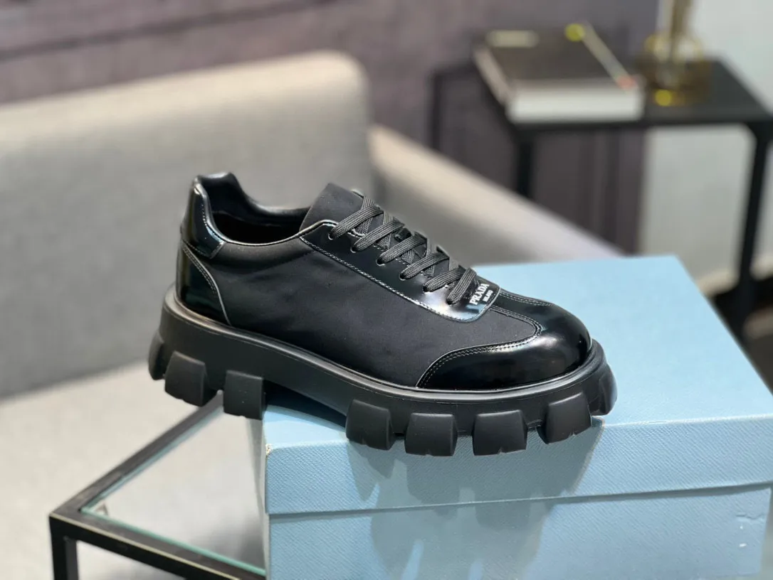 Men's shoes 💰540 Prada Latest 2025ss spring and summer catwalk series Thick-soled platform platform Casual sports shoes Couple style ☑️ Bold contrasting bright colors and fashionable combination Casual sports style design with exquisite details Classic personalized gear thick sole Increased comfort and unique modern trend style 🚩 Fabric: Cowhide ➕ Cloth Lining: Sheepskin Outsole: Original molded ultra-light foam material Sole thickness: 4.5CM Size: 35-45 (Female 40, Male 45, customized, non-returnable)